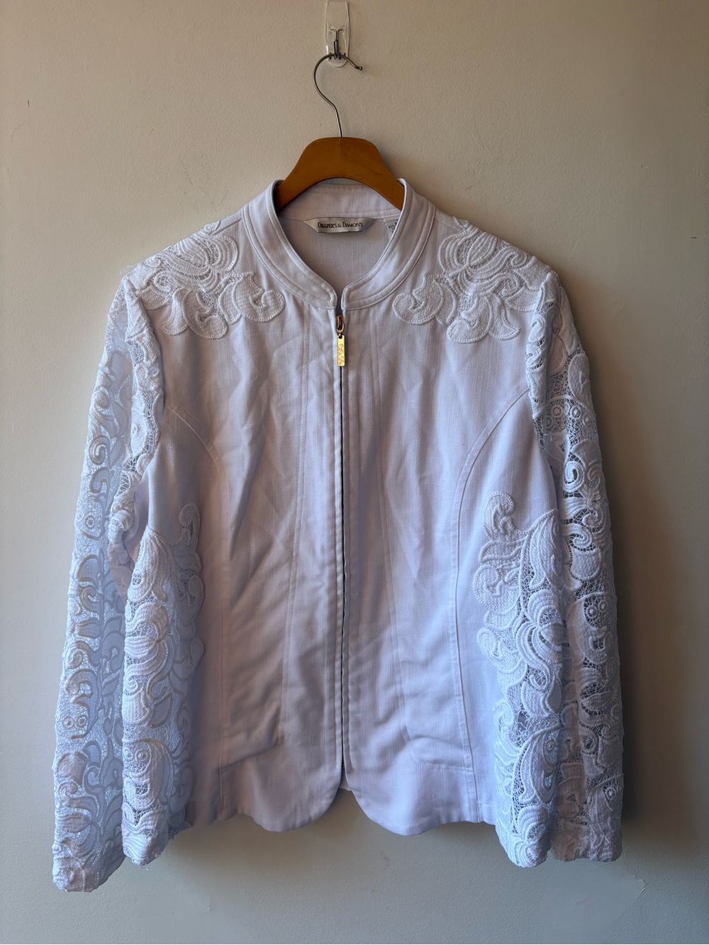 Draper’s & Damon’s White Eyelet Lace Embroidered Zip Jacket Size L